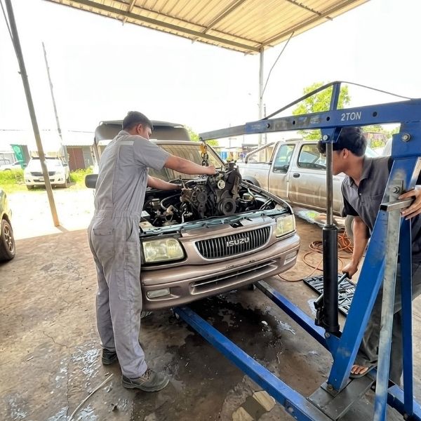 เปลี่ยนแบตเตอรี่รถยนต์นอกสถานที่