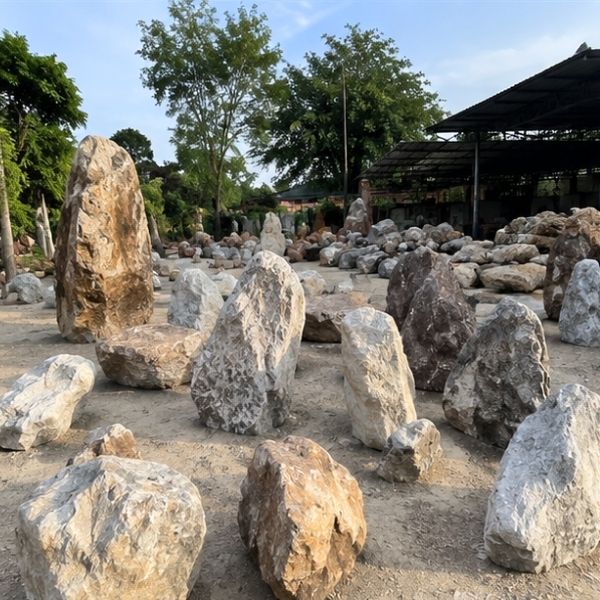 น้ำตกจำลองด้วยหินธรรมชาติ