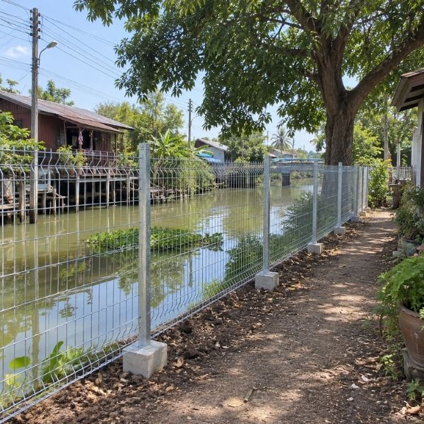 รั้วตาข่ายกัลวาไนซ์-กันสนิม