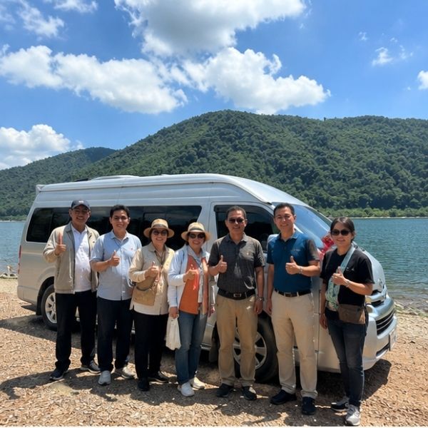 รถบัสรับ-ส่งสนามบินกรุ๊ปทัวร์
