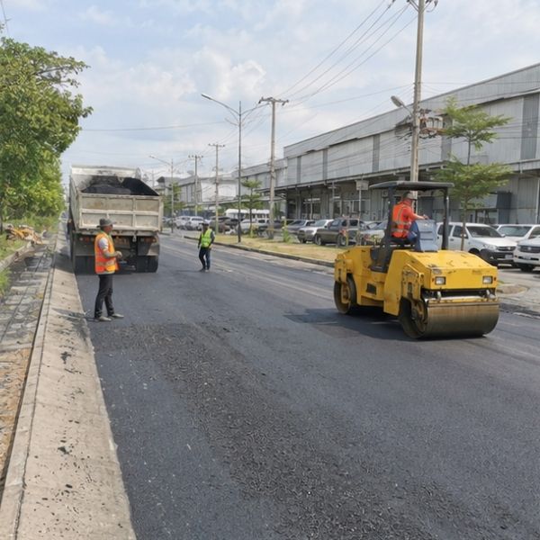 ผลงานตีเส้นจราจร โดย RoadTech