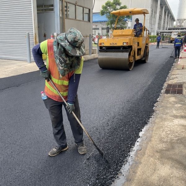 ผลงานทางเข้าหมู่บ้าน โดย RoadTech