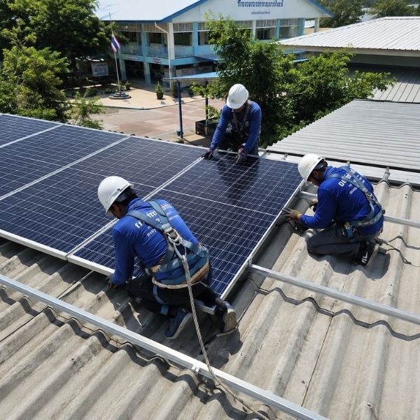 อินเวอร์เตอร์และตู้ควบคุมโซลาร์ SolarWorks #12