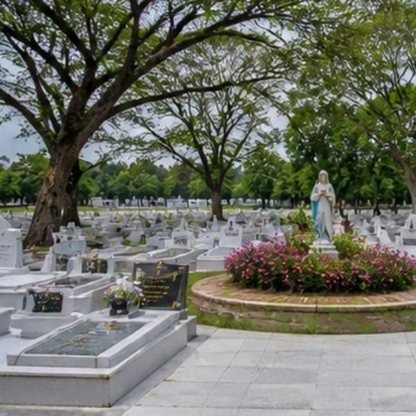 พิธีฝังศพและเปิดป้าย