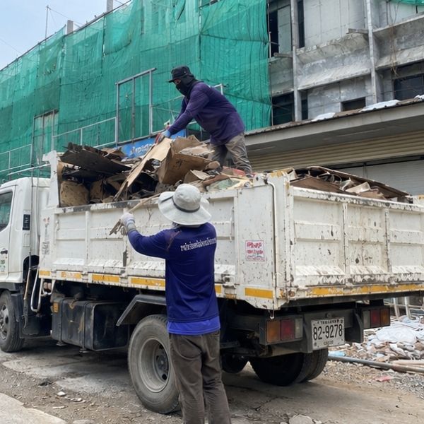 ผลงานขนของขึ้นรถ JunkAway รับขนขยะ ขนของเก่า